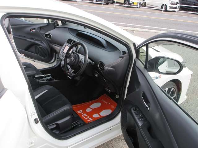 PRIUS PHV