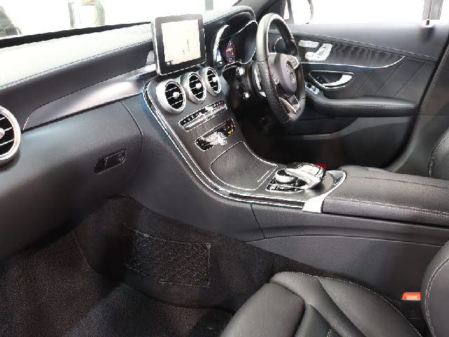 MERCEDES BENZ C class sedan