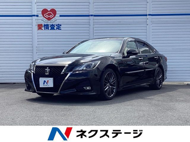 CROWN sedan