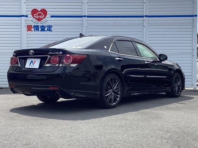 CROWN sedan