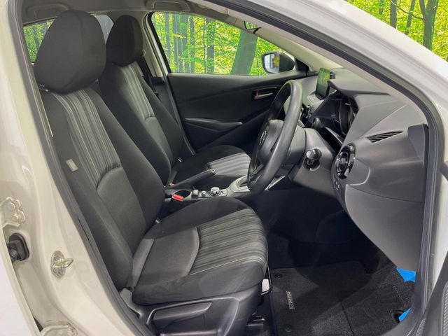 MAZDA2