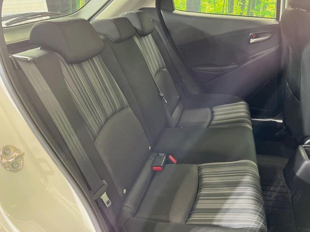 MAZDA2