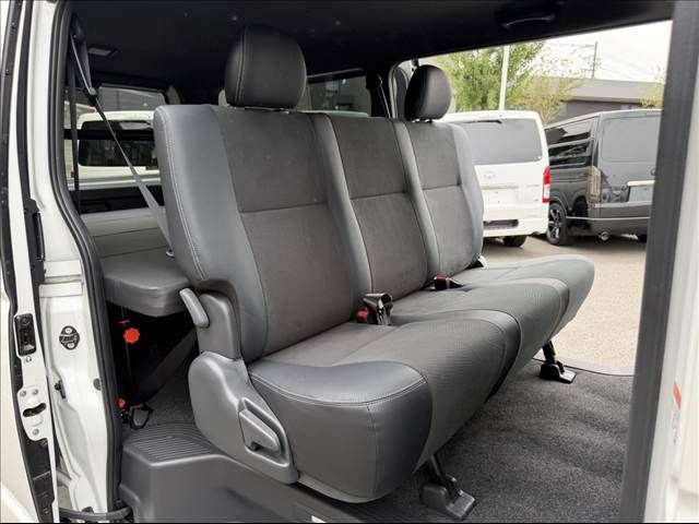 HIACE van 4WD