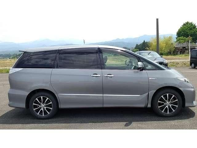 ESTIMA HYBRID 4WD