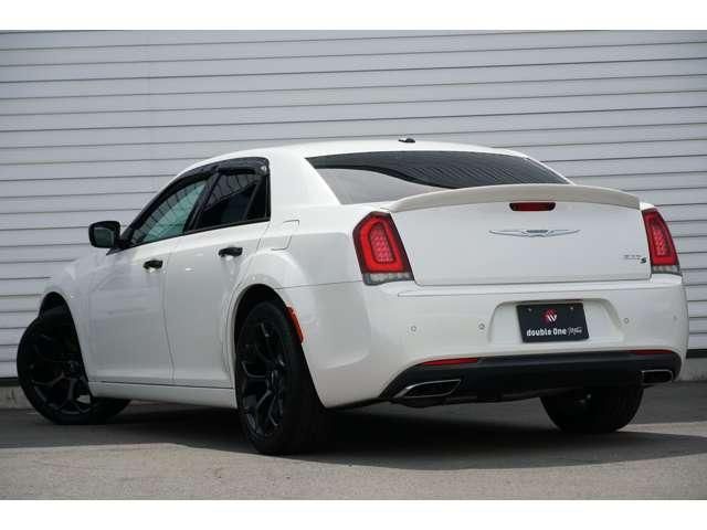 CHRYSLER 300