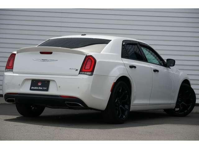 CHRYSLER 300