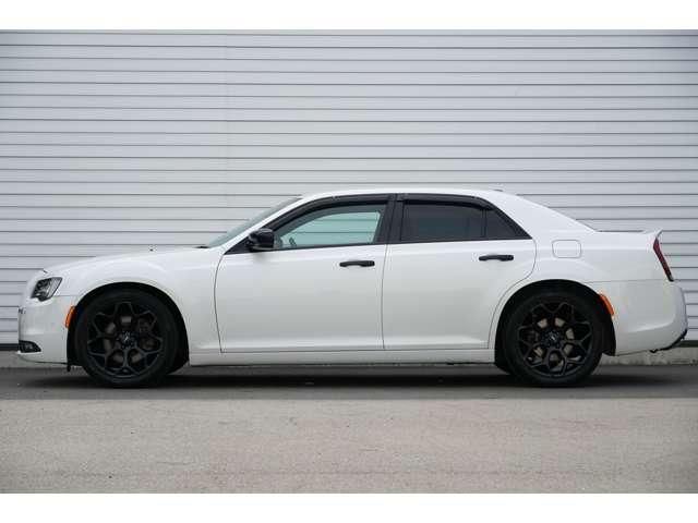 CHRYSLER 300