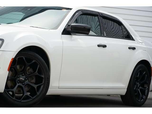 CHRYSLER 300