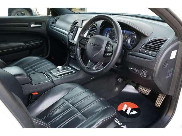 CHRYSLER 300