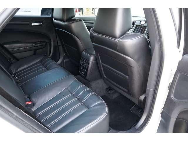CHRYSLER 300