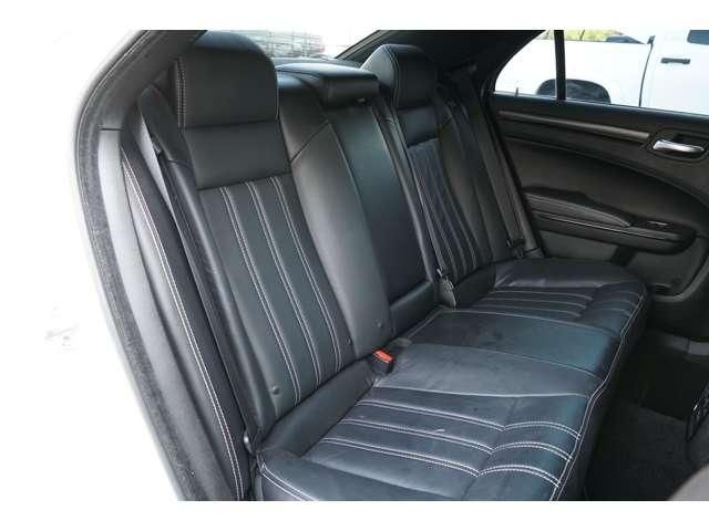 CHRYSLER 300
