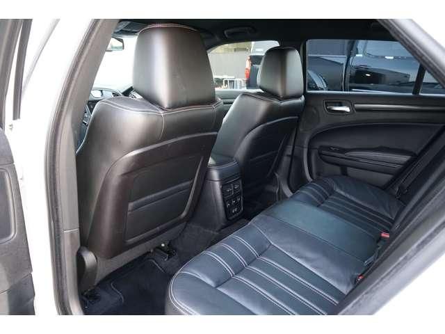 CHRYSLER 300