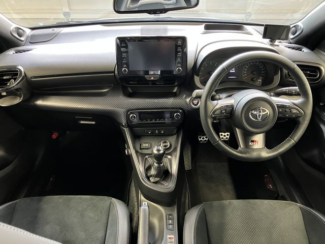 GR YARIS