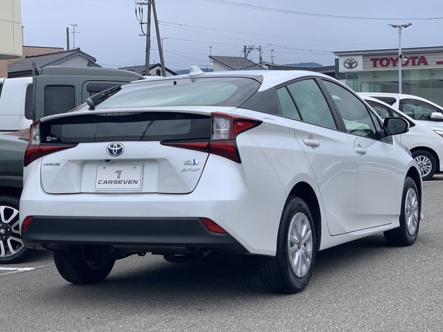 PRIUS 4WD