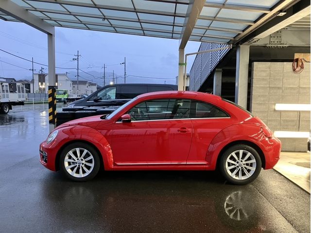 VOLKSWAGEN The BEETLE