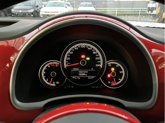 VOLKSWAGEN The BEETLE