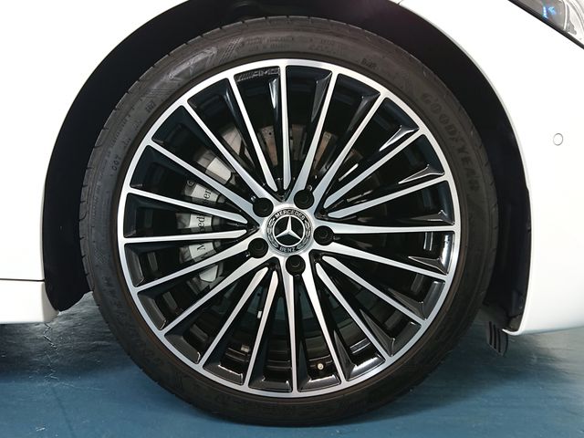MERCEDES BENZ C class sedan