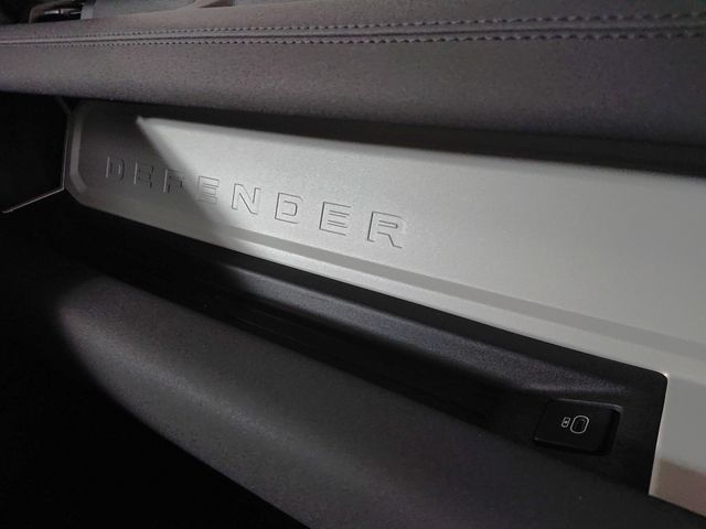 ROVER DEFENDER