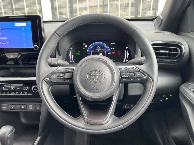 YARIS CROSS HYBRID