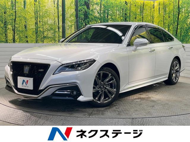 CROWN sedan hybrid