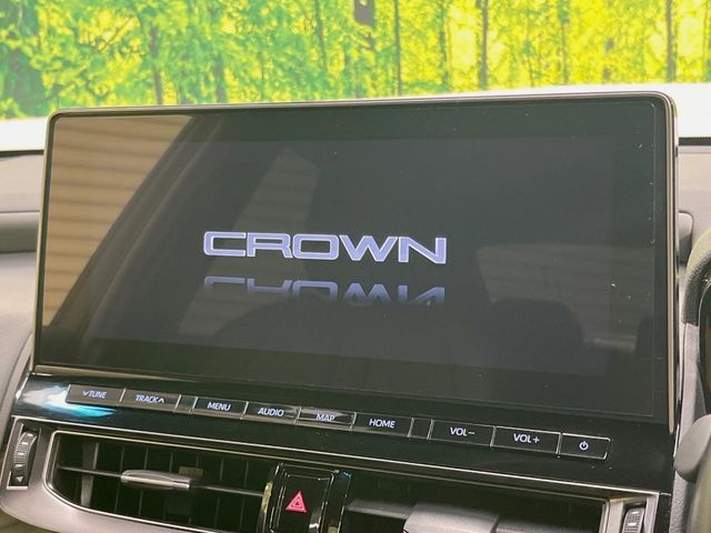 CROWN sedan hybrid