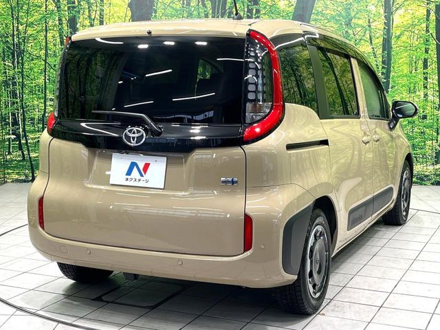SIENTA HYBRID