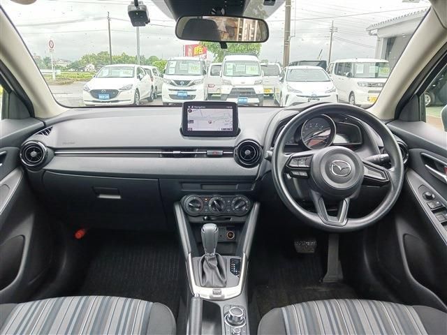 MAZDA2