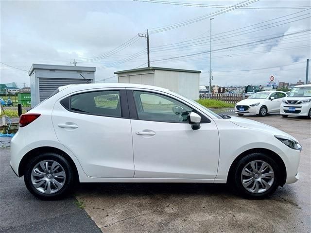 MAZDA2