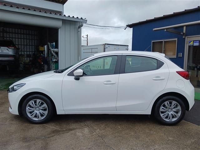 MAZDA2