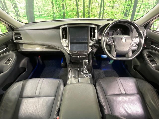 CROWN sedan 4WD
