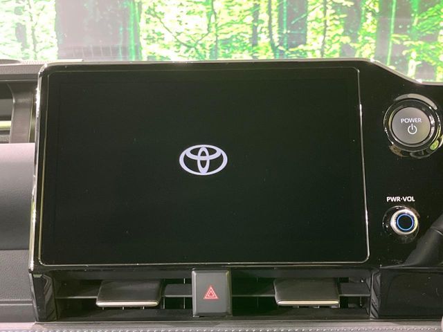 VOXY HYBRID 4WD