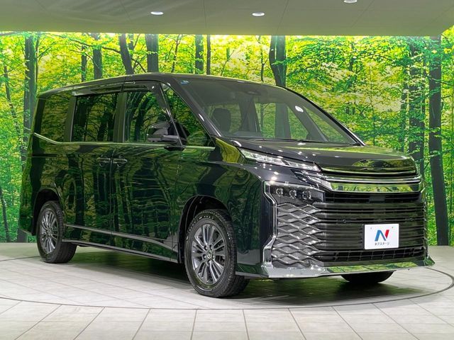 VOXY HYBRID 4WD