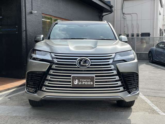 LEXUS LX600