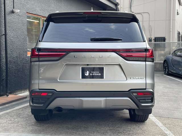 LEXUS LX600