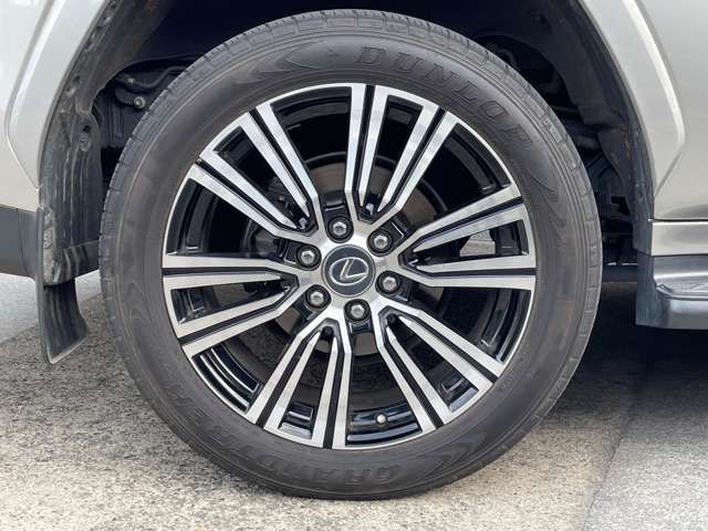 LEXUS LX600