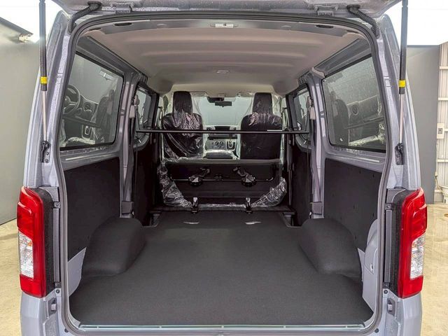 CARAVAN van 2WD