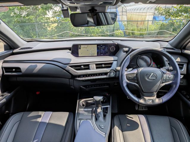 LEXUS UX200