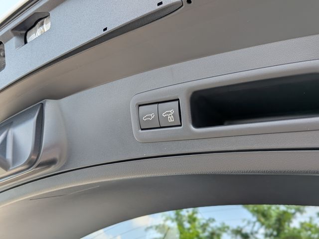 LEXUS UX200