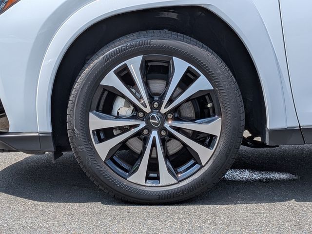 LEXUS UX200