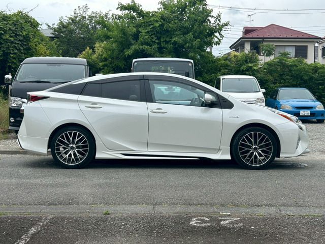 PRIUS 4WD