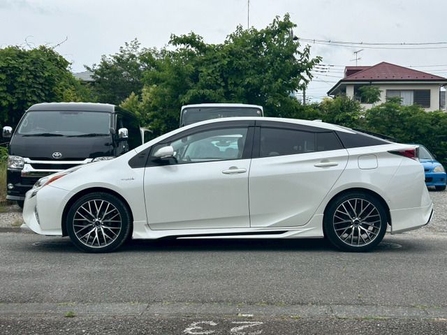 PRIUS 4WD