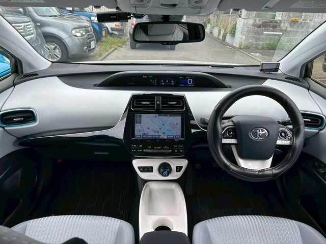 PRIUS 4WD