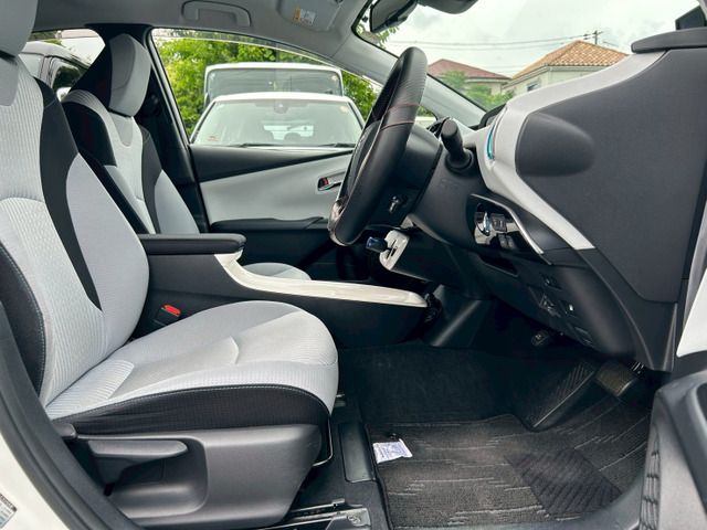 PRIUS 4WD