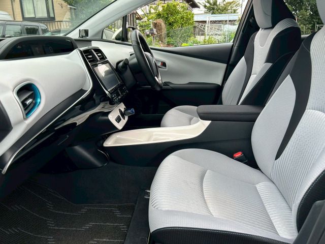 PRIUS 4WD