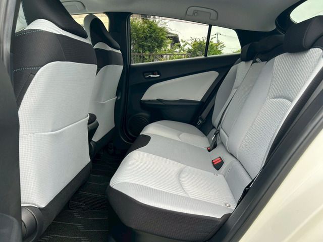 PRIUS 4WD