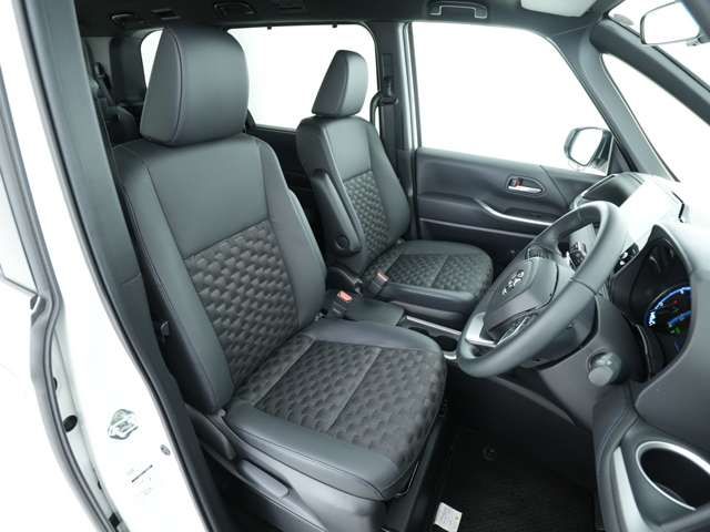 VOXY HYBRID 4WD