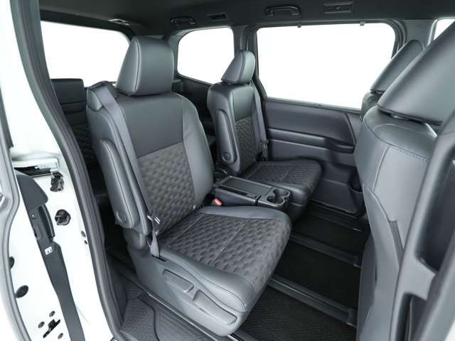 VOXY HYBRID 4WD