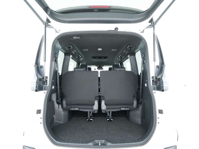 VOXY HYBRID 4WD