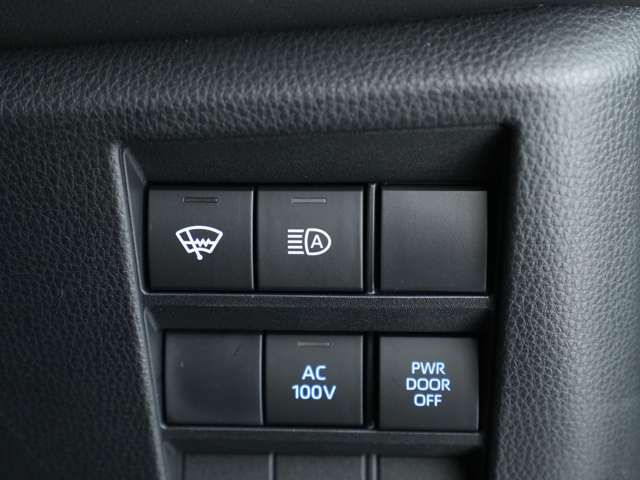 VOXY HYBRID 4WD
