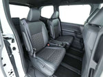 VOXY HYBRID 4WD